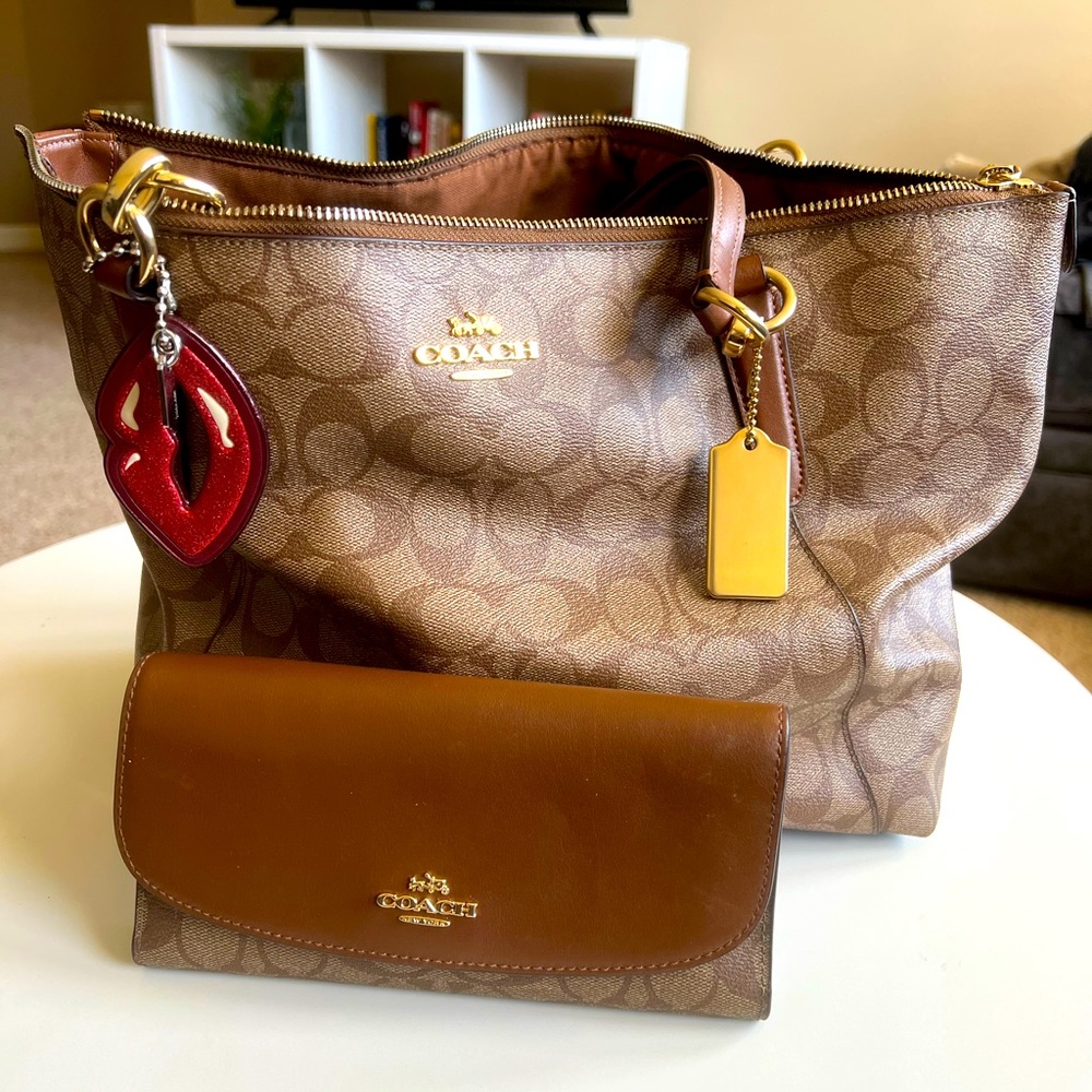 Coach purse and wallet